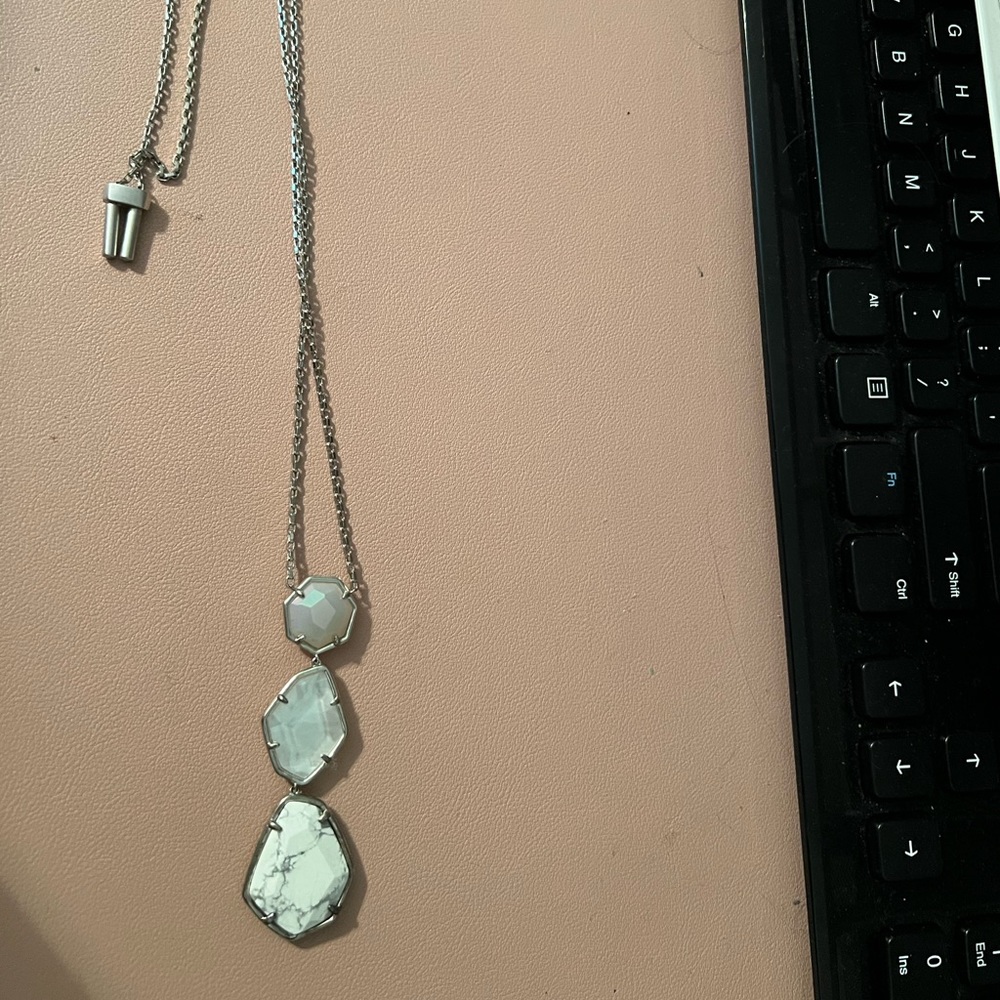 Listing of Kendra Scott jewelry for SparkleBeyond